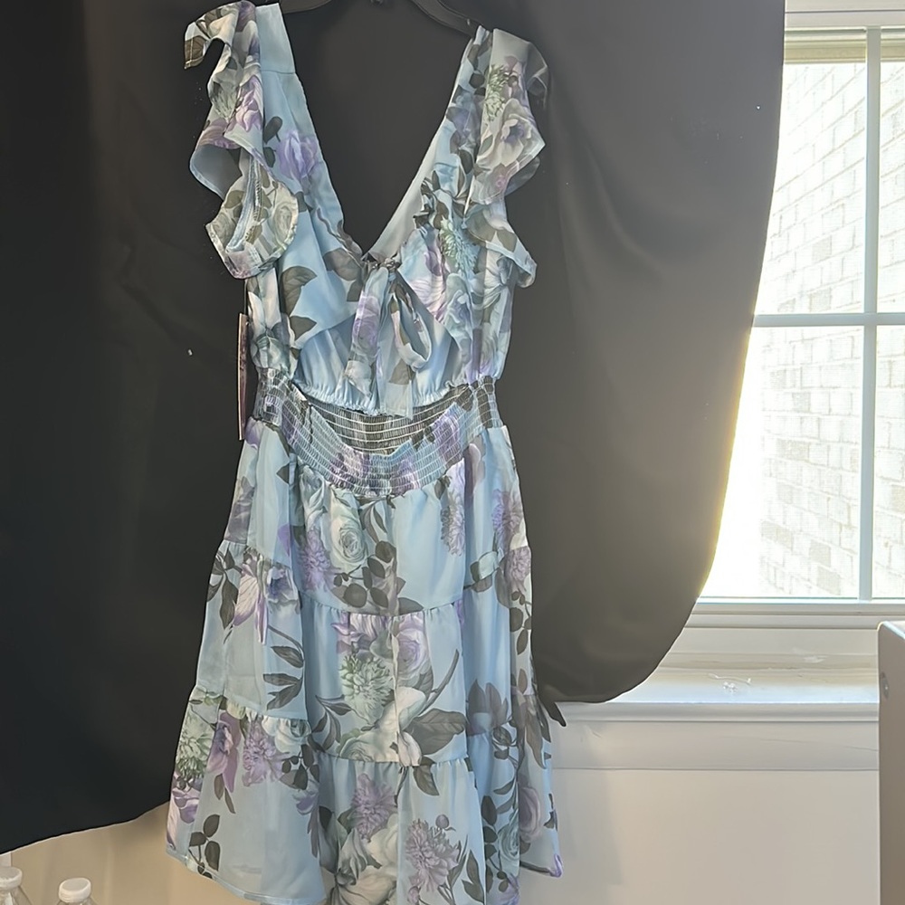 Size M - Picture 2 of 3